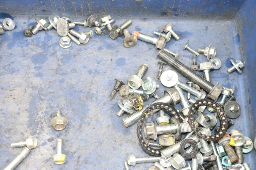 photo de WOREK ŚRUB I WKRĘTÓW HONDA PCX (JF57/JF64) 125 (2014 - 2018) - Inny kąt widzenia