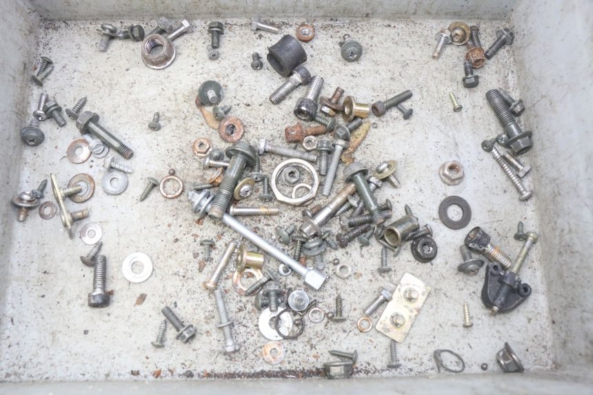 photo de TORBA ZESTAW ŚRUB I WKRĘTÓW KEEWAY HURRICANE 50 (2006 - 2019) - Widok główny