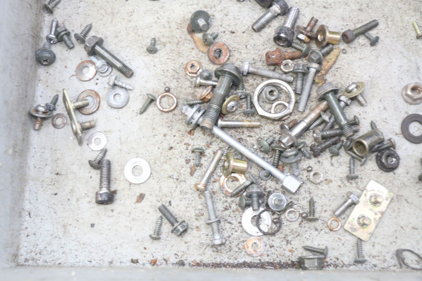 photo de TORBA ZESTAW ŚRUB I WKRĘTÓW KEEWAY HURRICANE 50 (2006 - 2019) - Inny kąt widzenia