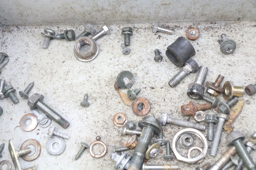 photo de TORBA ZESTAW ŚRUB I WKRĘTÓW KEEWAY HURRICANE 50 (2006 - 2019) - Zbliżenie techniczne