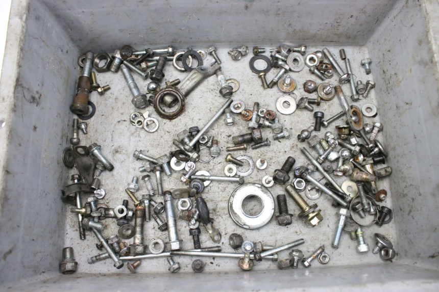 photo de TORBA ZESTAW ŚRUB I WKRĘTÓW SYM HUSKY 125 (1999 - 2005) - Widok główny