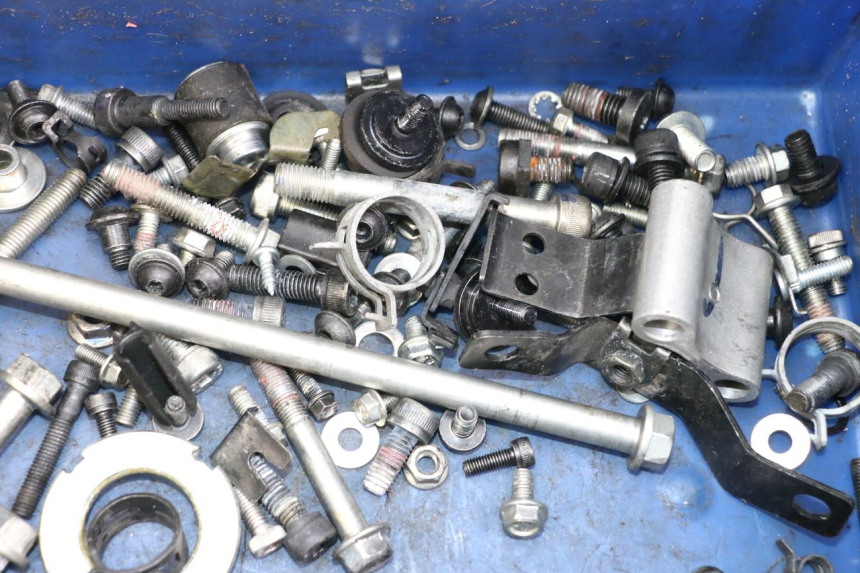 photo de WOREK ŚRUB I WKRĘTÓW HUSQVARNA SVARTPILEN 401 (2018 - 2023) - Inny kąt widzenia