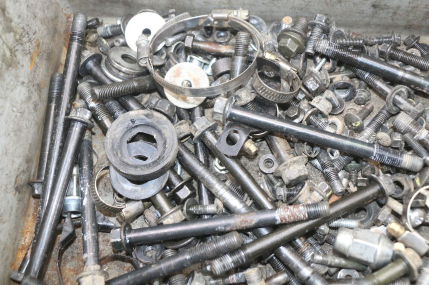 photo de WOREK ŚRUB I WKRĘTÓW HYTRACK HY S 4X4 410 (2013 - 2016) - Szczegół części