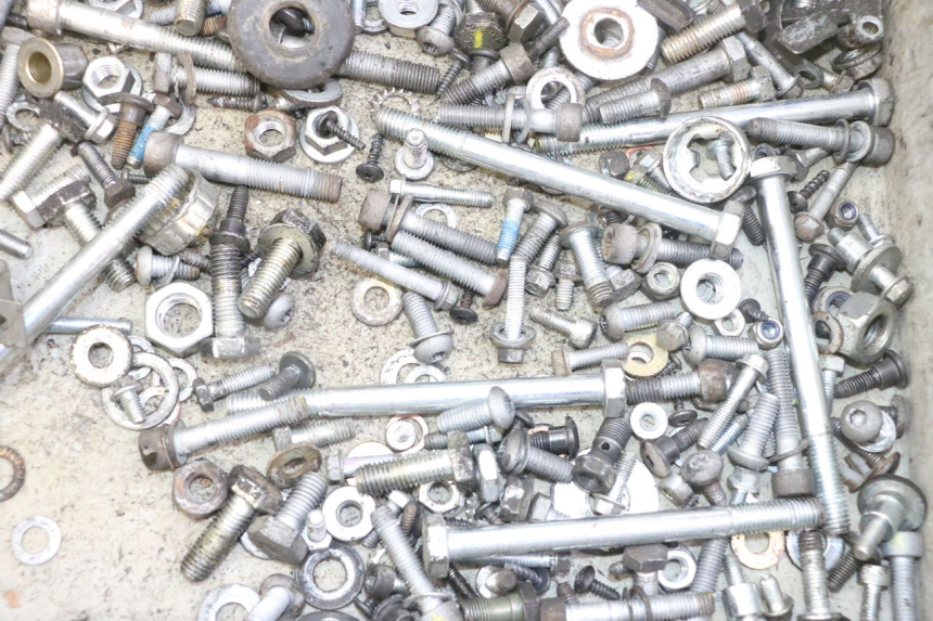 photo de WOREK ŚRUB I WKRĘTÓW PIAGGIO IE MP3 YOURBAN 300 (2011 - 2016) - Szczegół części