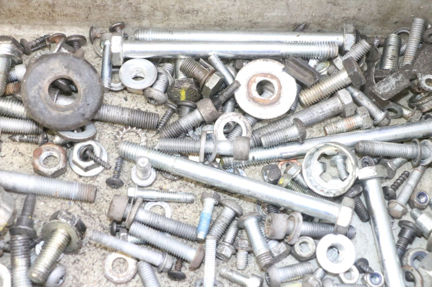 photo de WOREK ŚRUB I WKRĘTÓW PIAGGIO IE MP3 YOURBAN 300 (2011 - 2016) - Inny kąt widzenia