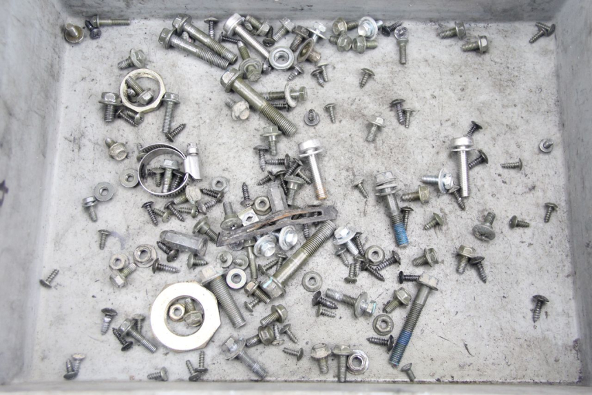 photo de WOREK ŚRUB I WKRĘTÓW SYM JET 4 4T 50 (2018 - 2021) - Zbliżenie techniczne