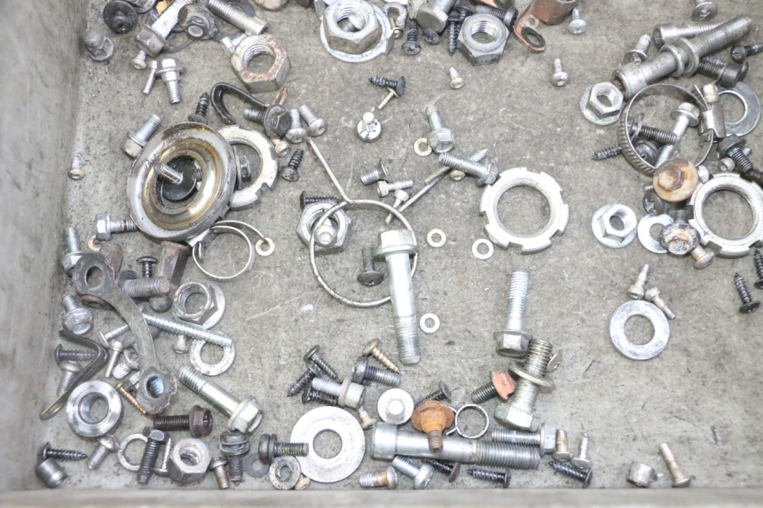 photo de WOREK ŚRUB I WKRĘTÓW YAMAHA JOG R 50 (2004 - 2014) - Zoom stanu zużycia