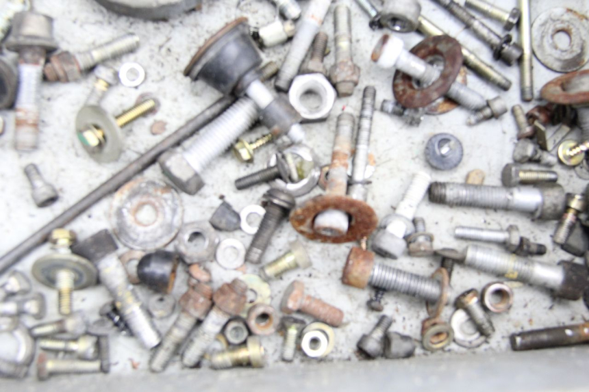 photo de TORBA ZESTAW ŚRUB I WKRĘTÓW BMW K100 1000 (1982 - 1990) - Zoom stanu zużycia