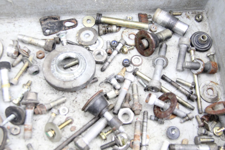 photo de TORBA ZESTAW ŚRUB I WKRĘTÓW BMW K100 1000 (1982 - 1990) - Inny kąt widzenia