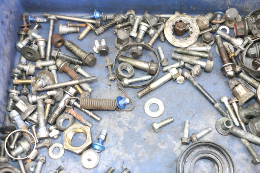 photo de WOREK ŚRUB I WKRĘTÓW KAWASAKI ZR7 ZR-7 S 750 (1999 - 2004) - Szczegół części