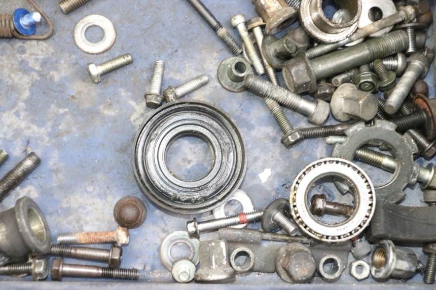 photo de WOREK ŚRUB I WKRĘTÓW KAWASAKI ZR7 ZR-7 S 750 (1999 - 2004) - Zoom stanu zużycia