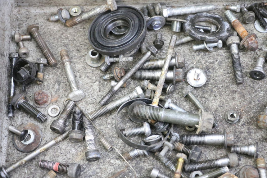 photo de WOREK ŚRUB I WKRĘTÓW KAWASAKI ZR7 ZR-7 S 750 (1999 - 2004) - Szczegół części