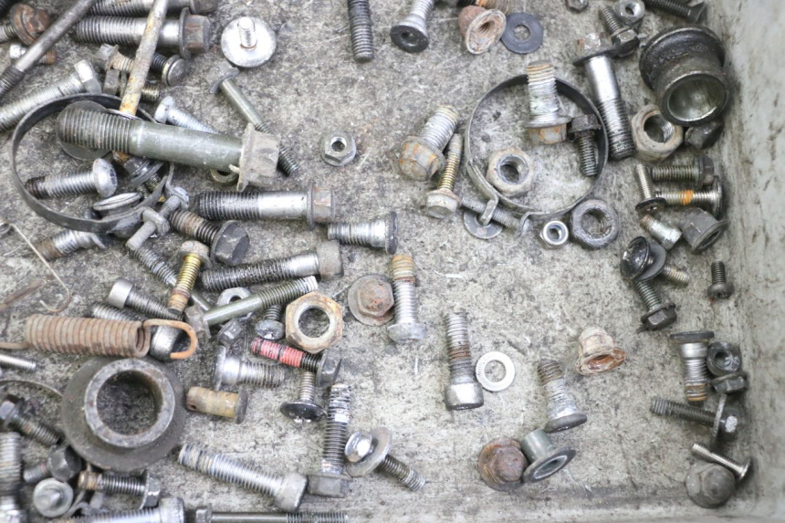 photo de WOREK ŚRUB I WKRĘTÓW KAWASAKI ZR7 ZR-7 S 750 (1999 - 2004) - Inny kąt widzenia