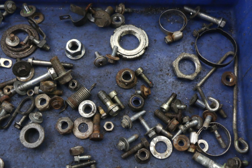 photo de WOREK ŚRUB I WKRĘTÓW KAWASAKI KDX 125 (1990 - 1991) - Zoom stanu zużycia