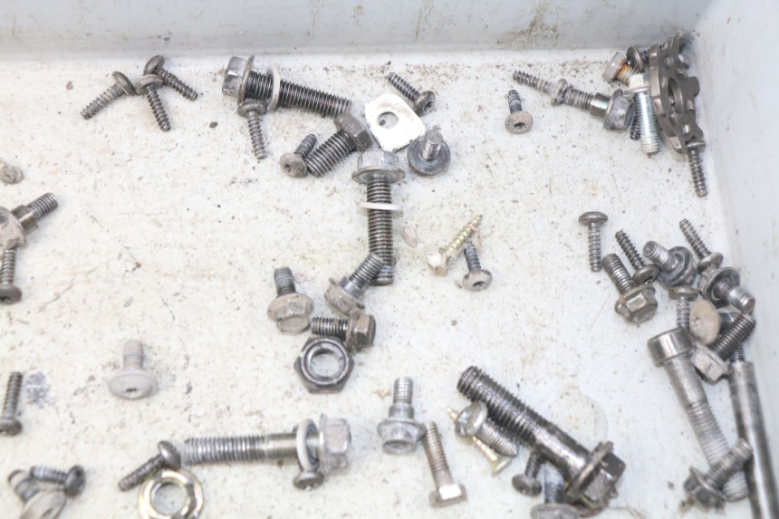 photo de WOREK ŚRUB I WKRĘTÓW PEUGEOT KISBEE 2T 50 (2010 - 2017) - Inny kąt widzenia