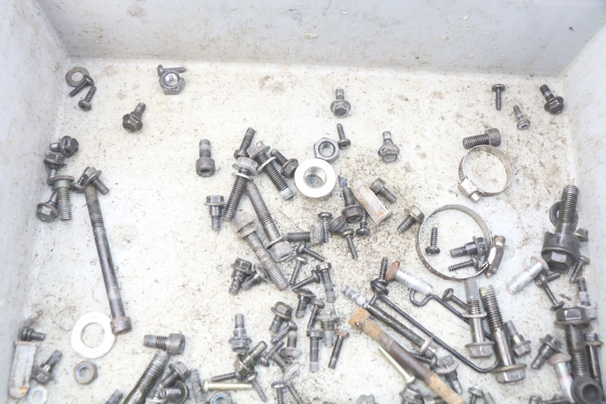 photo de WOREK ŚRUB I WKRĘTÓW PEUGEOT KISBEE 2T 50 (2010 - 2017) - Zoom stanu zużycia