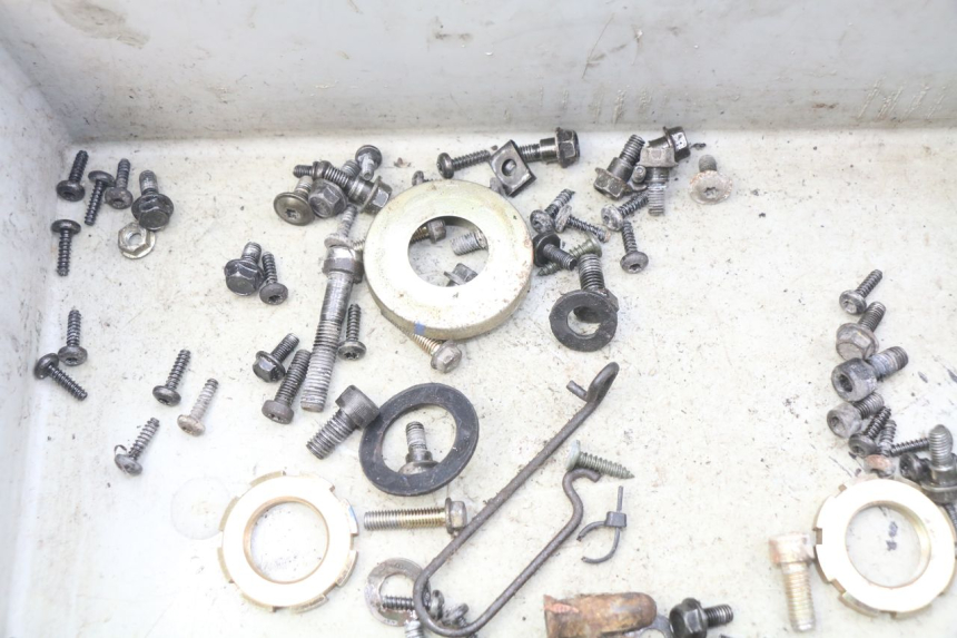 photo de WOREK ŚRUB I WKRĘTÓW PEUGEOT KISBEE 2T 50 (2010 - 2017) - Inny kąt widzenia