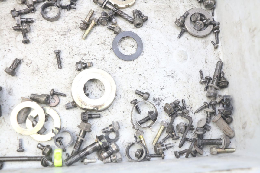 photo de WOREK ŚRUB I WKRĘTÓW PEUGEOT KISBEE 2T 50 (2010 - 2017) - Zoom stanu zużycia