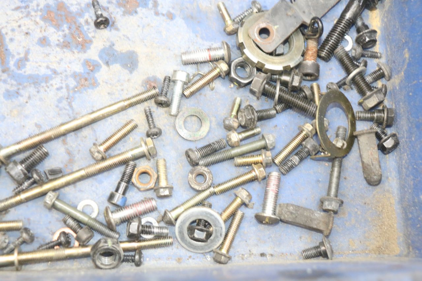 photo de WOREK ŚRUB I WKRĘTÓW PEUGEOT KISBEE 2T 50 (2010 - 2017) - Zoom stanu zużycia