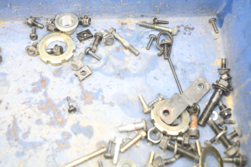 photo de WOREK ŚRUB I WKRĘTÓW PEUGEOT KISBEE 2T 50 (2010 - 2017) - Inny kąt widzenia