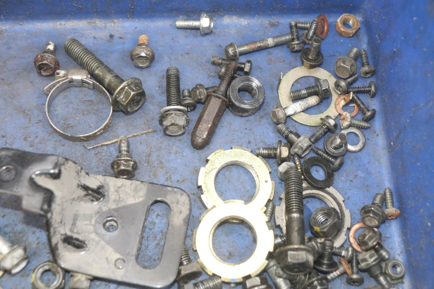 photo de WOREK ŚRUB I WKRĘTÓW PEUGEOT KISBEE 2T 50 (2010 - 2017) - Zoom stanu zużycia