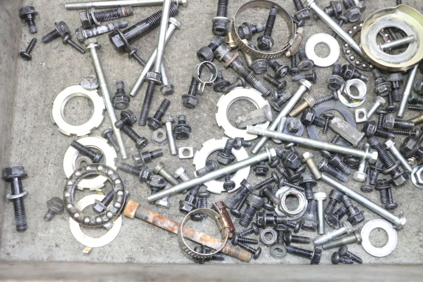 photo de WOREK ŚRUB I WKRĘTÓW PEUGEOT KISBEE 2T 50 (2018 - 2022) - Szczegół części