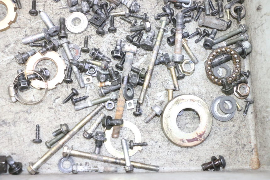 photo de WOREK ŚRUB I WKRĘTÓW PEUGEOT KISBEE 2T 50 (2010 - 2017) - Inny kąt widzenia