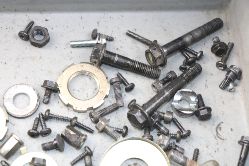 photo de TORBA ZESTAW ŚRUB I WKRĘTÓW PEUGEOT KISBEE 4T 50 (2018 - 2022) - Szczegół części