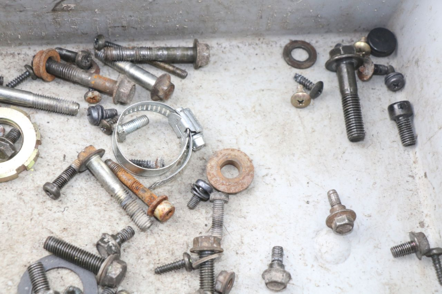 photo de WOREK ŚRUB I ŚRUBEK PEUGEOT KISBEE 4T 50 (2010 - 2017) - Zoom stanu zużycia