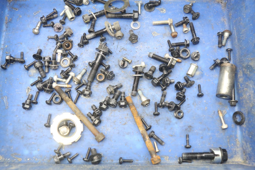 photo de TORBA ZESTAW ŚRUB I WKRĘTÓW PEUGEOT KISBEE 4T 50 (2018 - 2022) - Szczegół części