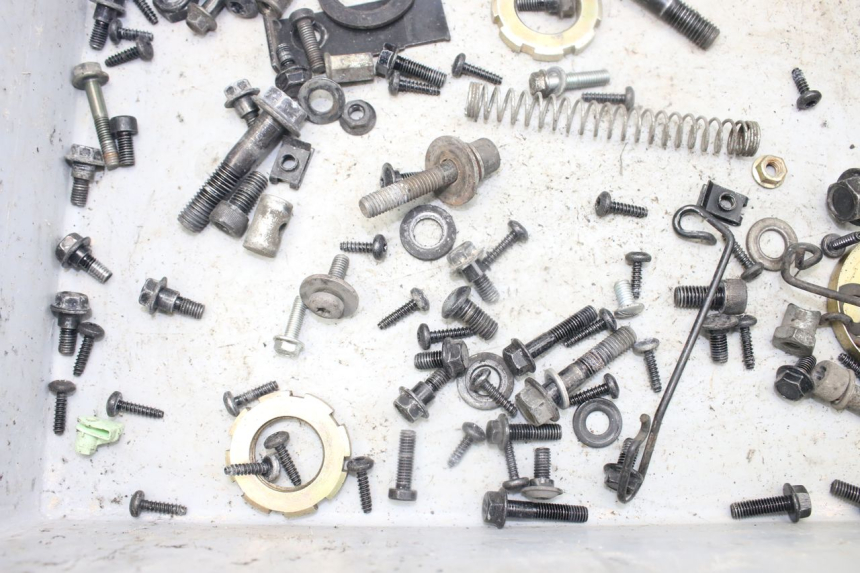 photo de TORBA ZESTAW ŚRUB I WKRĘTÓW PEUGEOT KISBEE 4T 50 (2018 - 2022) - Szczegół części