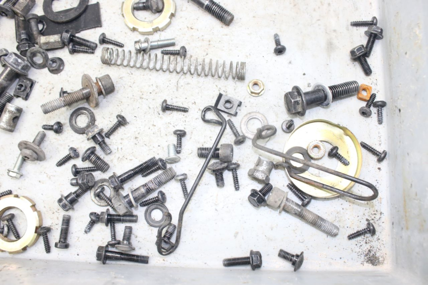 photo de TORBA ZESTAW ŚRUB I WKRĘTÓW PEUGEOT KISBEE 4T 50 (2018 - 2022) - Zoom stanu zużycia