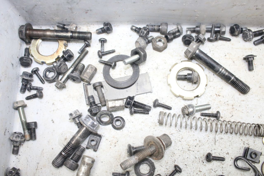 photo de TORBA ZESTAW ŚRUB I WKRĘTÓW PEUGEOT KISBEE 4T 50 (2018 - 2022) - Zbliżenie techniczne