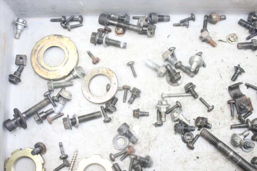 photo de WOREK ŚRUB I ŚRUBEK PEUGEOT KISBEE 4T 50 (2010 - 2017) - Zbliżenie techniczne