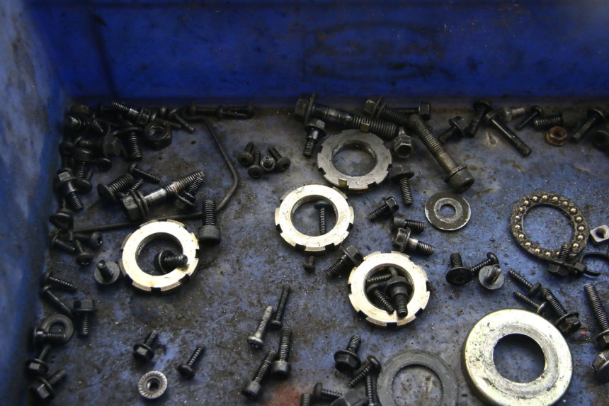 photo de TORBA ZESTAW ŚRUB I WKRĘTÓW PEUGEOT KISBEE 4T 50 (2018 - 2022) - Szczegół części