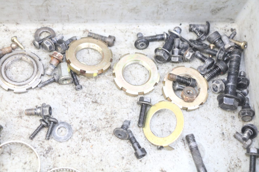 photo de TORBA ZESTAW ŚRUB I WKRĘTÓW PEUGEOT KISBEE 4T 50 (2018 - 2022) - Inny kąt widzenia