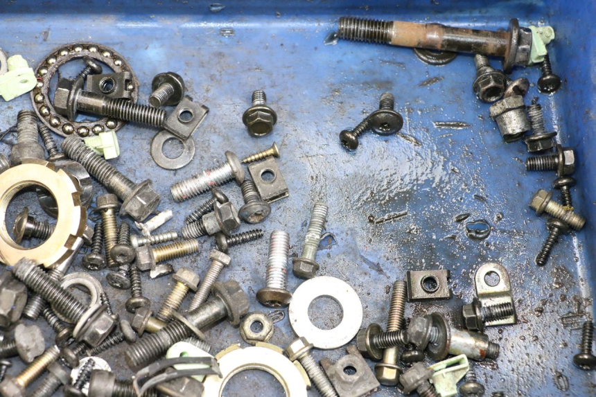 photo de WOREK ŚRUB I ŚRUBEK PEUGEOT KISBEE 4T 50 (2010 - 2017) - Zoom stanu zużycia