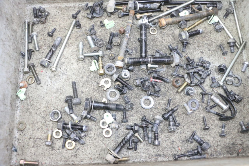 photo de TORBA ZESTAW ŚRUB I WKRĘTÓW PEUGEOT KISBEE 4T 50 (2018 - 2022) - Szczegół części