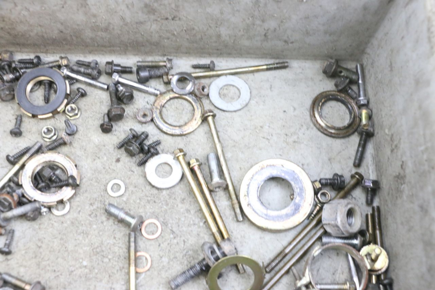 photo de WOREK ŚRUB I ŚRUBEK PEUGEOT KISBEE 4T 50 (2010 - 2017) - Zoom stanu zużycia