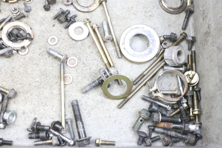 photo de WOREK ŚRUB I ŚRUBEK PEUGEOT KISBEE 4T 50 (2010 - 2017) - Inny kąt widzenia