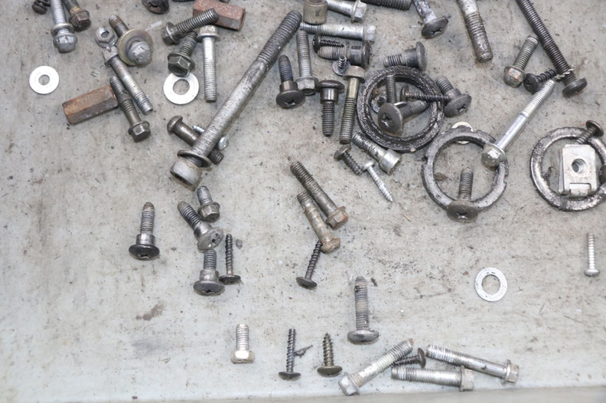 photo de WOREK ŚRUB I WKRĘTÓW PIAGGIO LIBERTY 4T 50 (2009 - 2015) - Zoom stanu zużycia