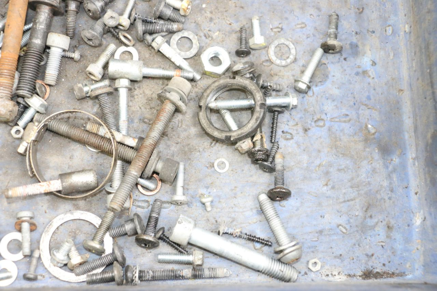 photo de TORBA ZESTAW ŚRUB I WKRĘTÓW PIAGGIO LIBERTY 4T 50 (2018 - 2021) - Zoom stanu zużycia