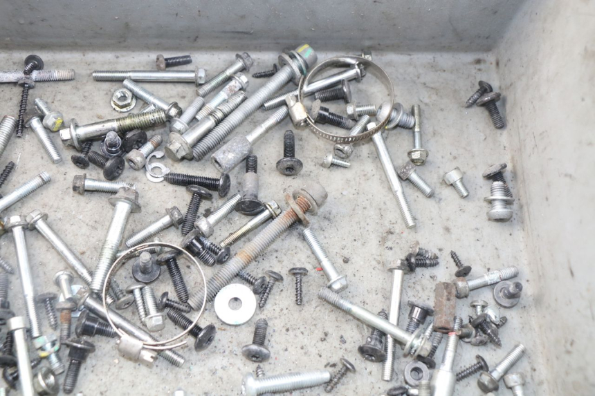 photo de WOREK ŚRUB I ŚRUBEK PIAGGIO LIBERTY IGET 4T 50 (2015 - 2020) - Inny kąt widzenia