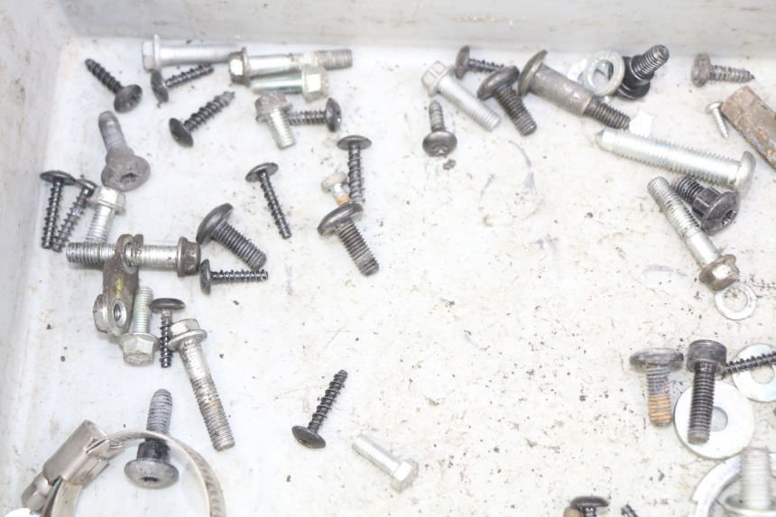 photo de WOREK ŚRUB I ŚRUBEK PIAGGIO LIBERTY IGET 4T 50 (2015 - 2020) - Zbliżenie techniczne