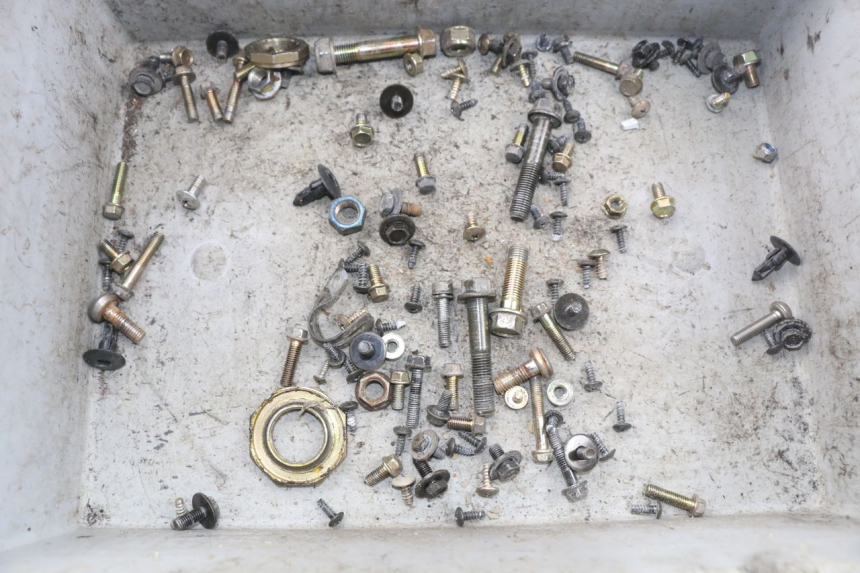 photo de TORBA ZESTAW ŚRUB I WKRĘTÓW KYMCO LIKE 2T 50 (2009 - 2018) - Widok główny