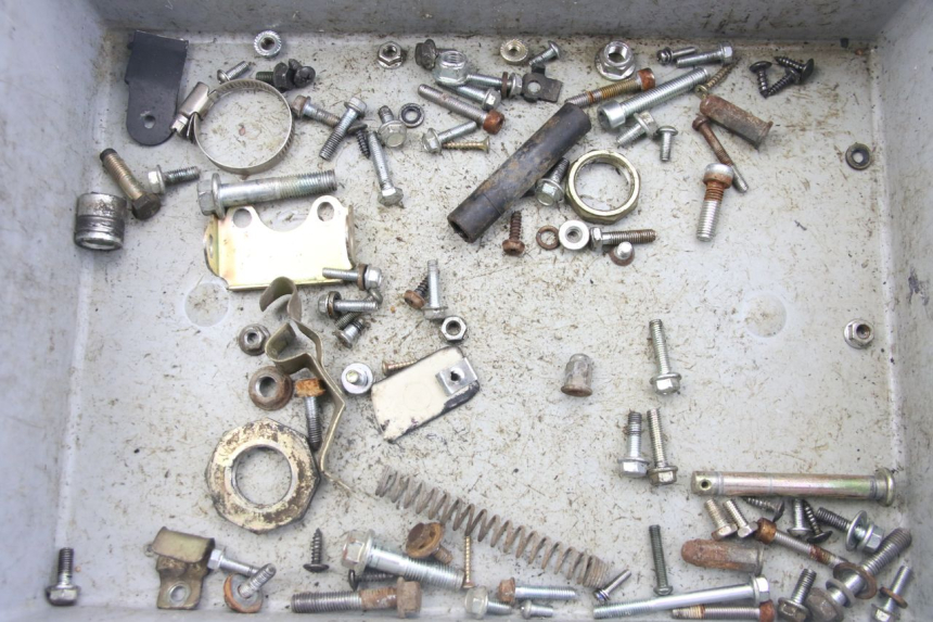 photo de WOREK Z ŚRUBAMI I WKRĘTAMI VENESI LOWIGI RETRO JJ50QT-3 50 (2020 - 2022) - Widok główny