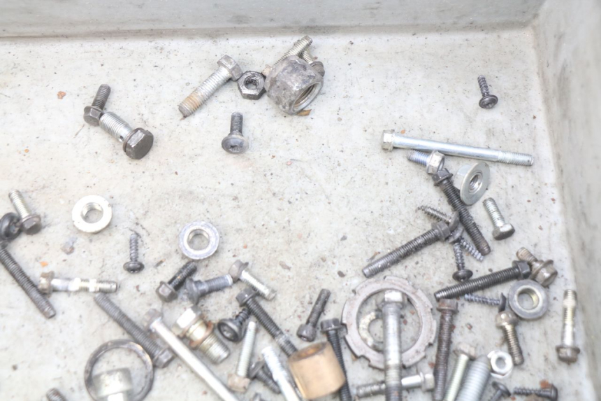 photo de WOREK ŚRUB I WKRĘTÓW PEUGEOT LUDIX 2 PRO 4T 50 (2008 - 2013) - Inny kąt widzenia