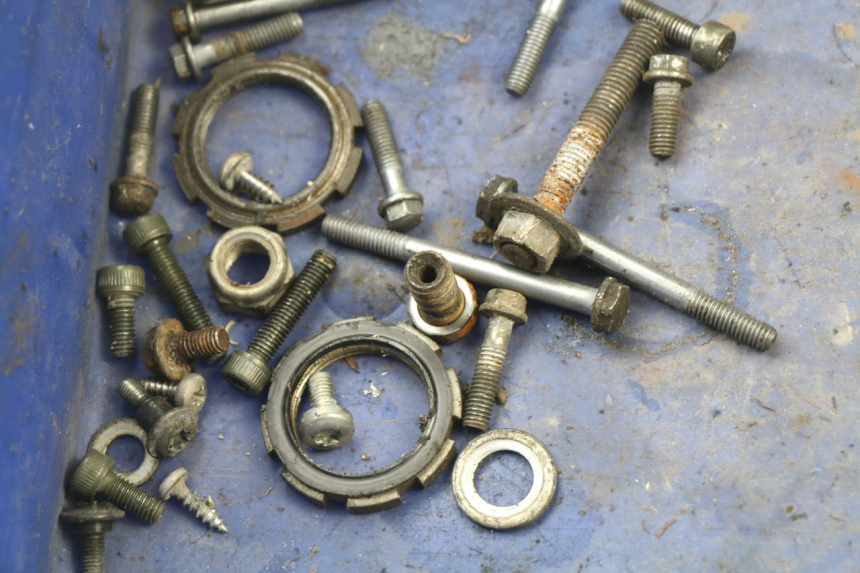 photo de WOREK ŚRUB I ŚRUBEK PEUGEOT LUDIX BLASTER 50 (2006 - 2014) - Zbliżenie techniczne