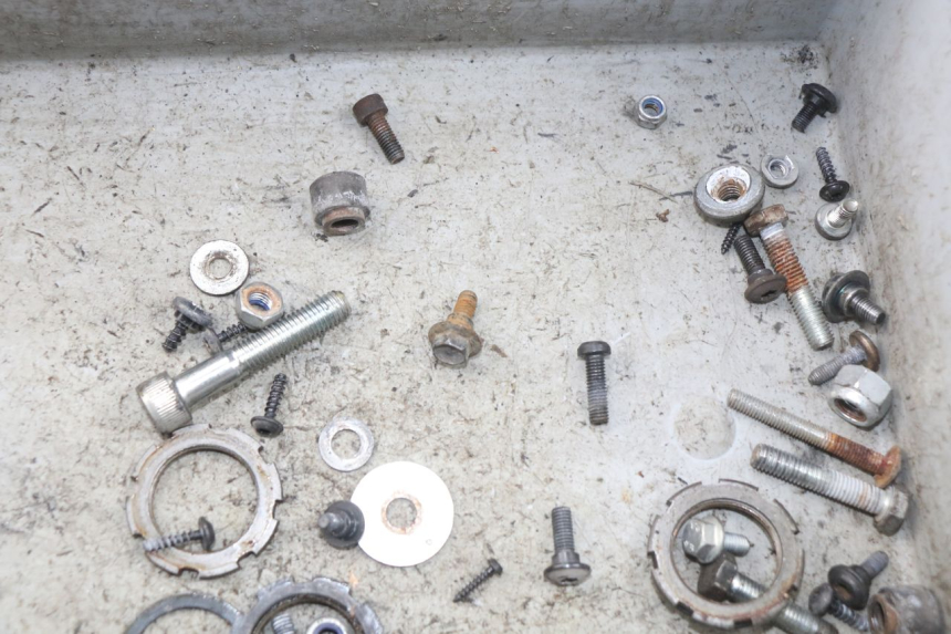 photo de WOREK ŚRUB I WKRĘTÓW PEUGEOT LUDIX 50 (2008 - 2017) - Zoom stanu zużycia