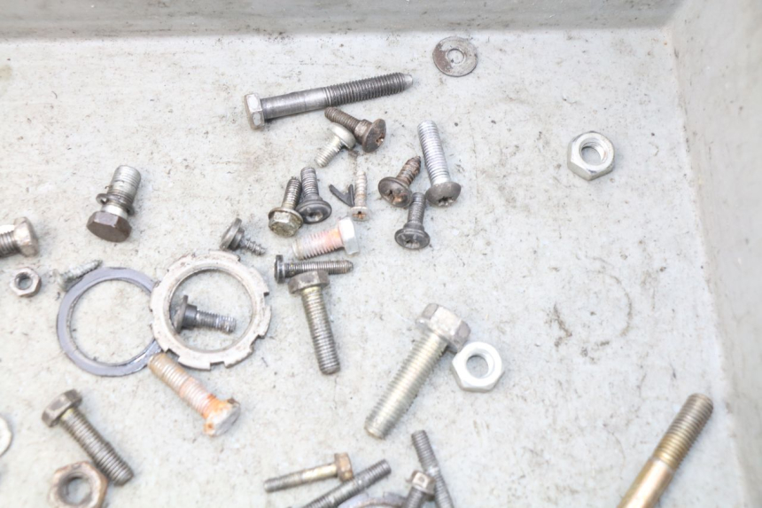 photo de WOREK ŚRUB I WKRĘTÓW PEUGEOT LUDIX 50 (2008 - 2017) - Zoom stanu zużycia